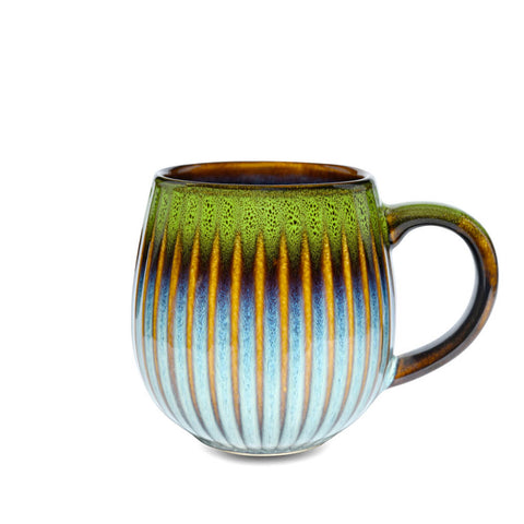 Becher Kasumi von Maoci aus Porzellan mit faszinierendem Farbverlauf von Grün zu Himmelblau mit einem Fassungsvermögen von 500 ml