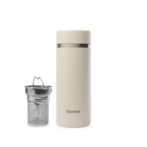 Teeflasche mit Sieb von Qwetch in Pastellsand