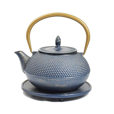 Japanische Gusseisen Teekanne Arare Royal Blau Gold 1.2 Liter mit Nagelkopfstruktur von Ja-unendlich